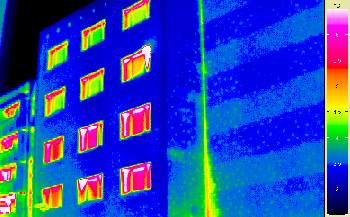 Plattenbau nach der Sanierung